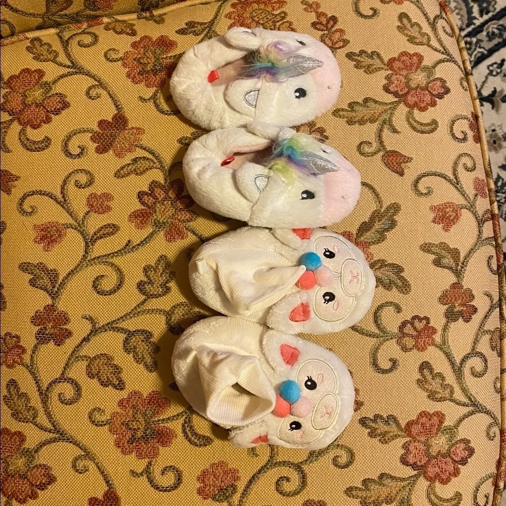 Toddler girl’s slippers lot size 6